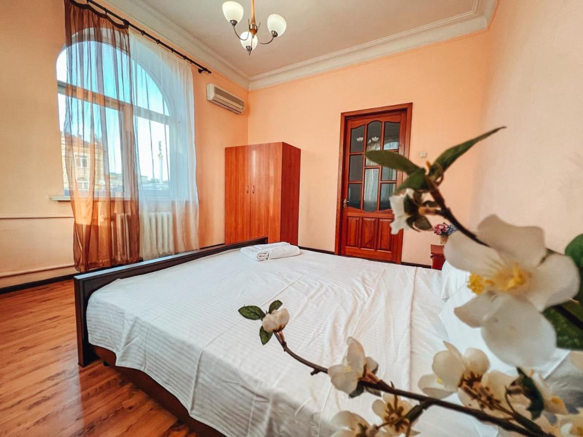 Apartments On Kreshchatik 17 Kiev Exterior foto